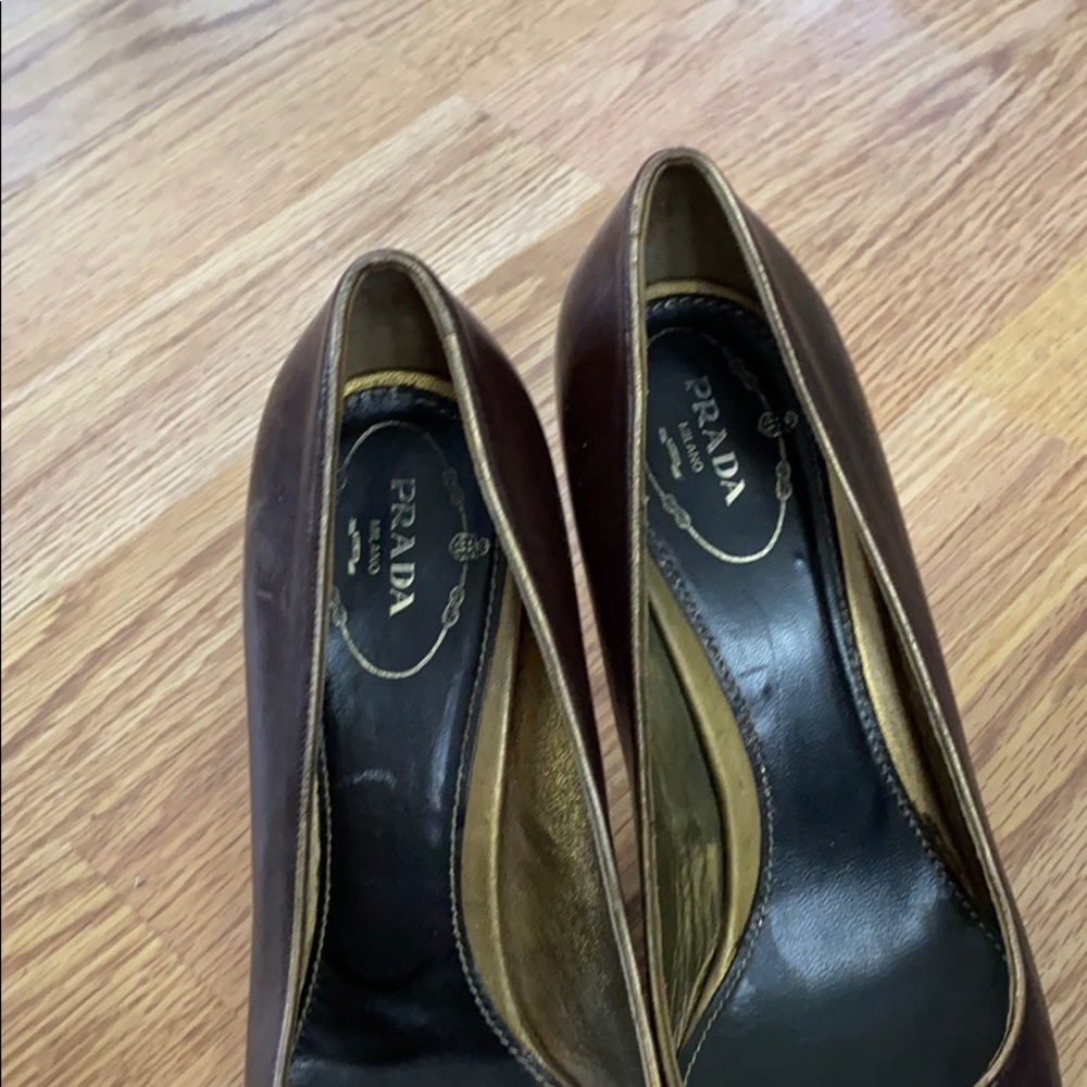 Prada classy heels - Picture 2 of 3